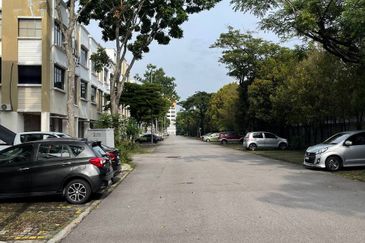 Taman Industrial Sungai Buloh (TSB Commercial Centre)