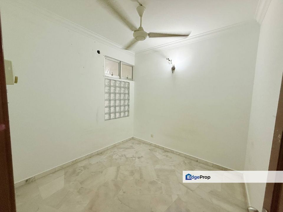 Double Storey Intermediate Usj 22 Subang Jaya, Selangor, USJ