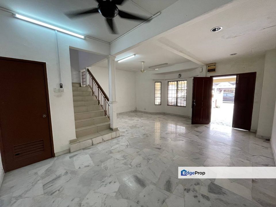 Double Storey Usj 9 Partly Furnish, Selangor, USJ