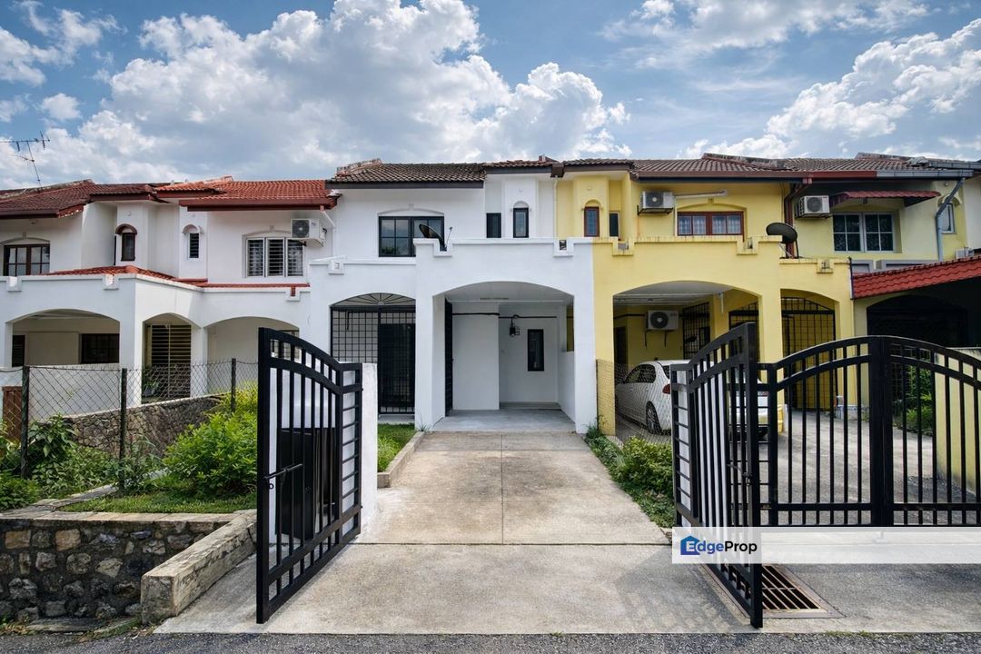 Double Storey Intermediate Usj 13 Subang Jaya, Selangor, USJ