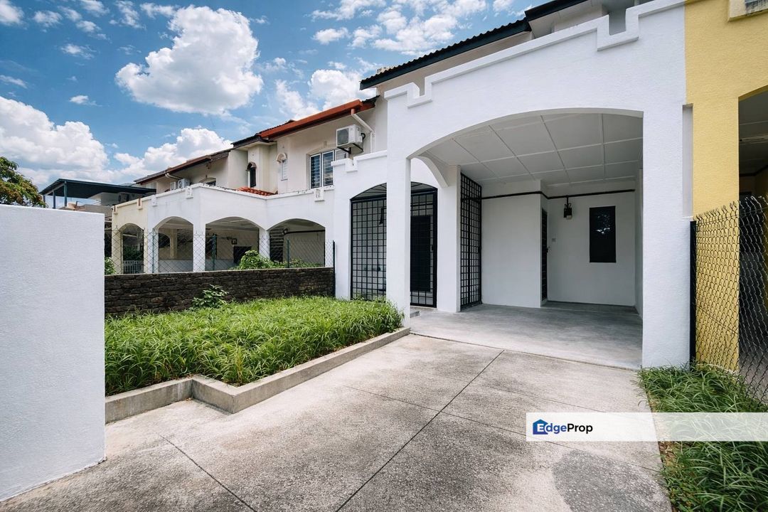 Double Storey Intermediate Usj 13 Subang Jaya, Selangor, USJ