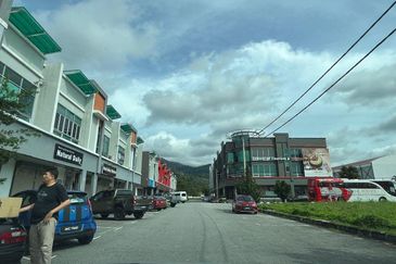 Taiping 2 sty Tenanted shop at Taiping Business Centre, near KWSP , Market & up coming future project