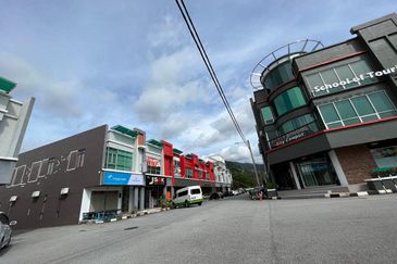 Taiping 2 sty Tenanted shop at Taiping Business Centre, near KWSP , Market & up coming future project