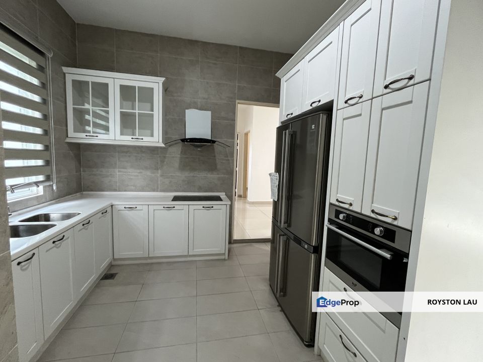 Puchong Big Built up Semi-D , Selling with attractive low entry package, good for 2 generation living ( Gated & Guarded ), Selangor, Puchong