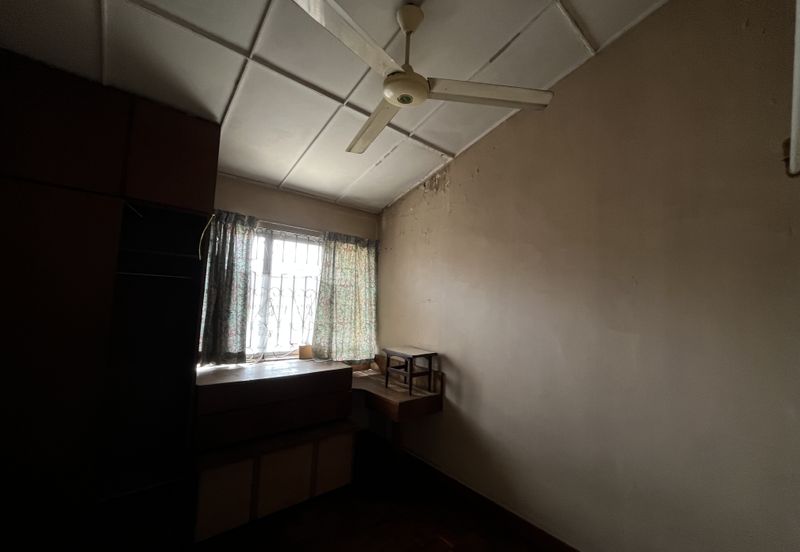 Commercial House at Busy Road in PJ SS2, good for retail, clinic, show room & etc