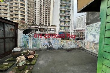 Bukit Bintang, Tengkat Tongshin Terrace shop with roof top