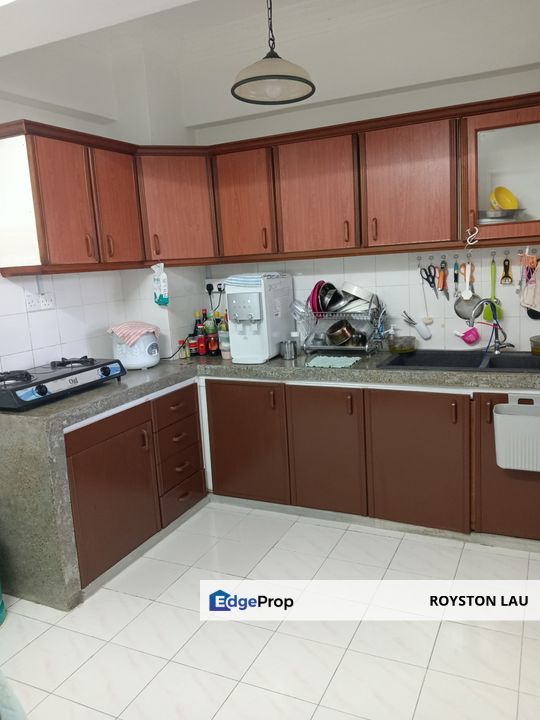 Middle Room For Rent at OG Court condo, 15 min to Mid Valley, 5 Min to Kesas. Pool, Gym & 24 hours security., Kuala Lumpur, Jalan Klang Lama (Old Klang Road)