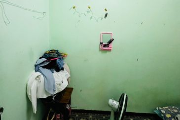 Dahlia Apartment, Putra Perdana