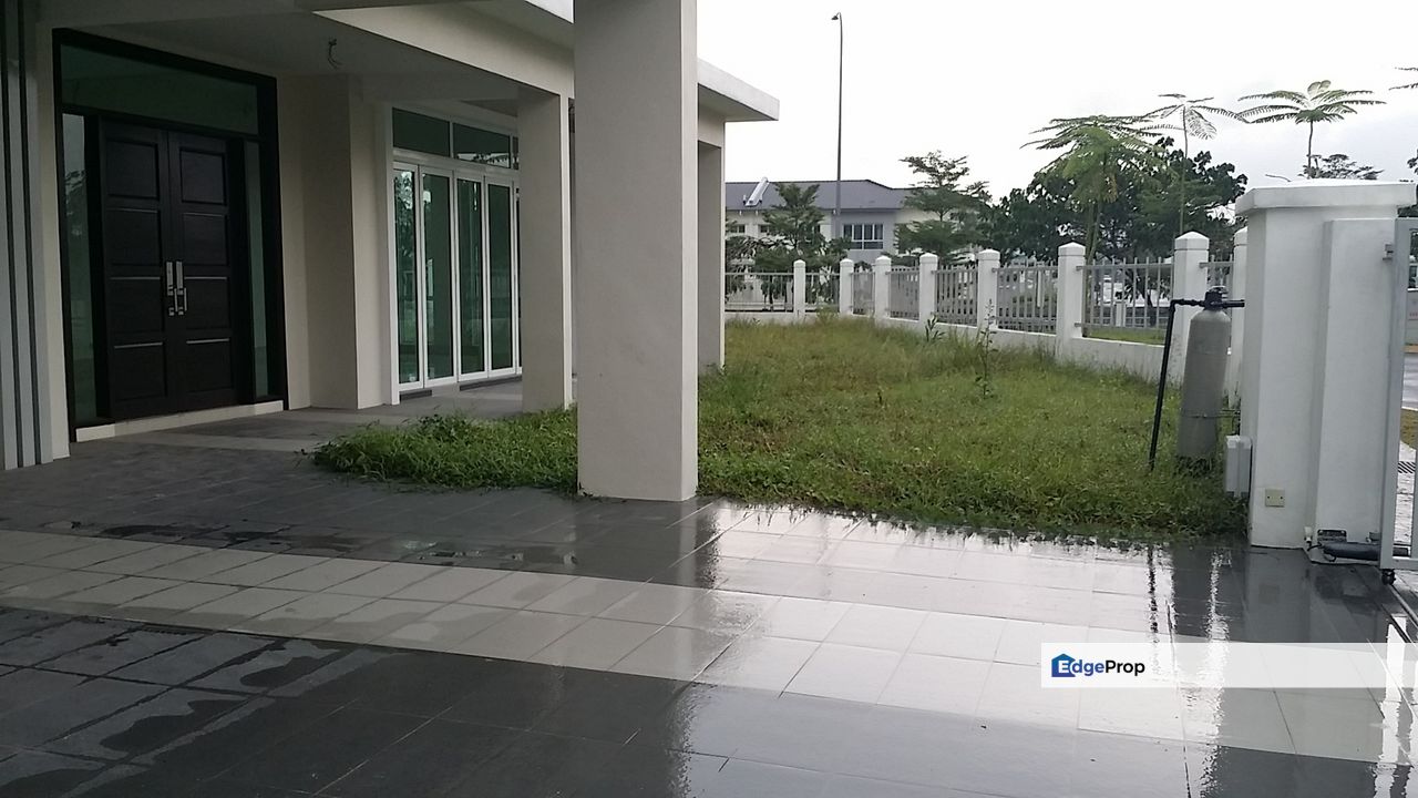 Villa Heights 2 Storey Corner Bungalow Lot for sale at Taman Equine, Selangor, Seri Kembangan