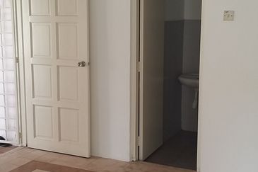 Glen Court, Bandar Sungai Long