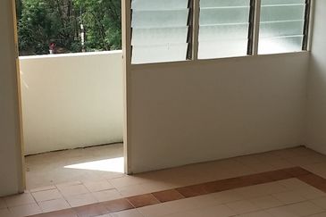 Glen Court, Bandar Sungai Long