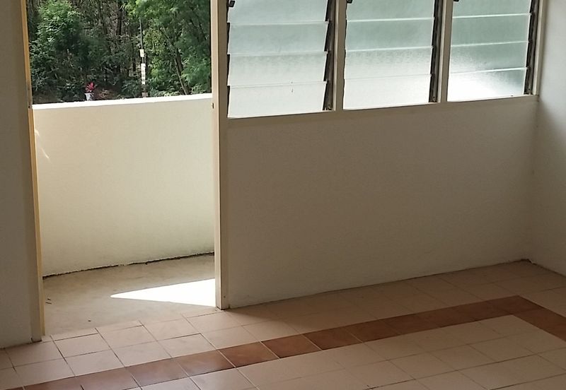 Glen Court, Bandar Sungai Long