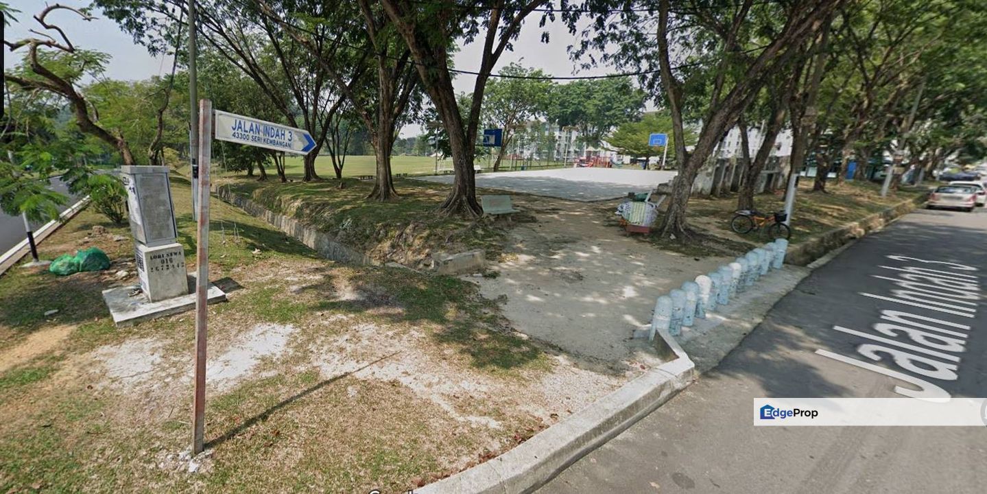 tembikai court for sale at taman universiti indah seri kembangan, Selangor, Seri Kembangan