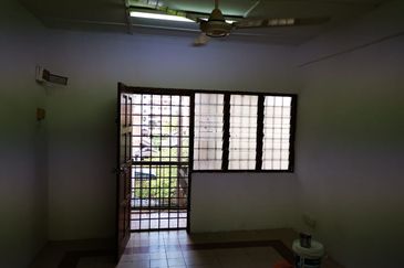 Glen Court, Bandar Sungai Long