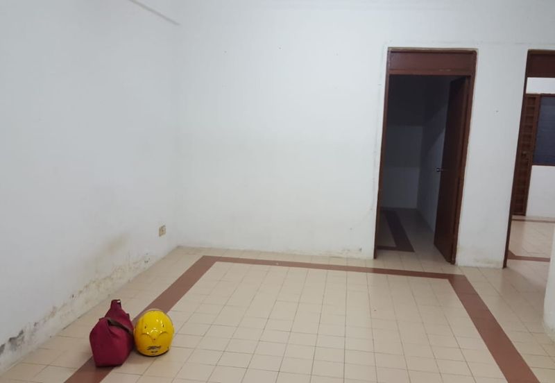 Glen Court, Bandar Sungai Long