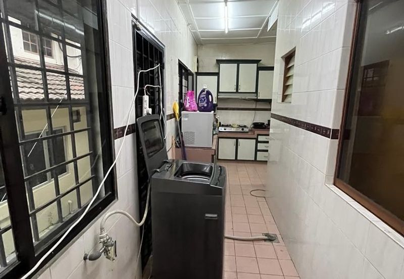 SL 6, Bandar Sungai Long