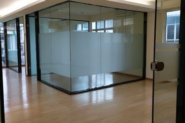 Bandar puteri puchong Office lot for rent Puchong