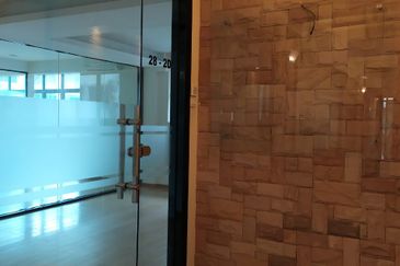 Bandar puteri puchong Office lot for rent Puchong