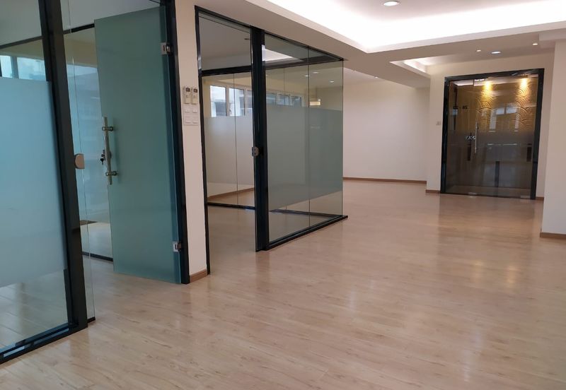 Bandar puteri puchong Office lot for rent Puchong