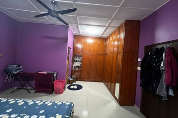 SL7, Bandar Sungai Long