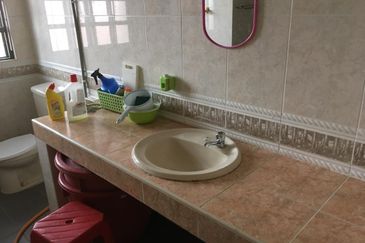 SL 4, Bandar Sungai Long