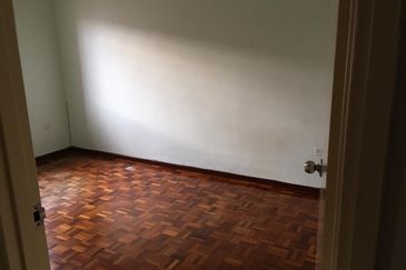 SL 4, Bandar Sungai Long