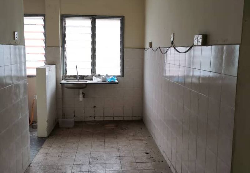 Pangsapuri Putra Raya