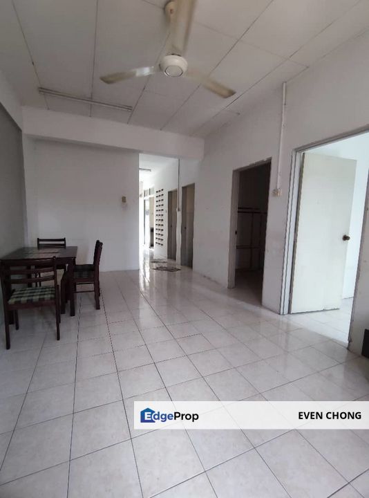 Kantan Court For sale at Taman Bukit Serdang Seri Kembangan, Selangor, Seri Kembangan