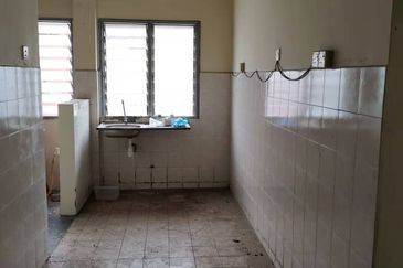 Pangsapuri Putra Raya