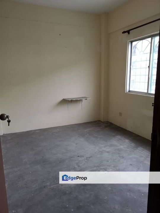 Seri Kembangan Taman Pinggiran Putra Pangsapuri Putra Raya For Sale, Selangor, Puchong South