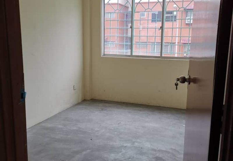 Pangsapuri Putra Raya