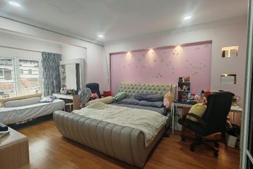 SL 6, Bandar Sungai Long