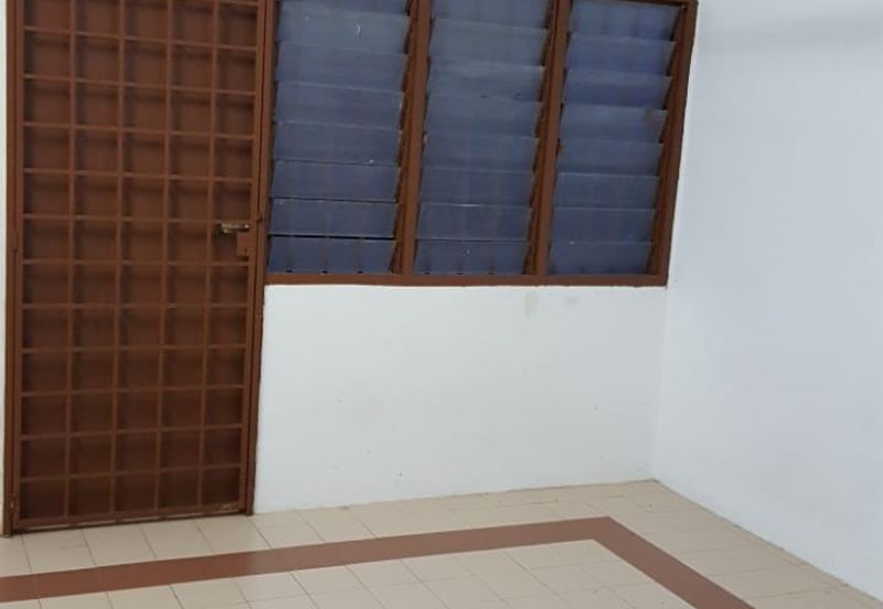 Glen Court, Bandar Sungai Long