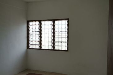 Glen Court, Bandar Sungai Long