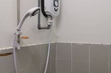 Glen Court, Bandar Sungai Long