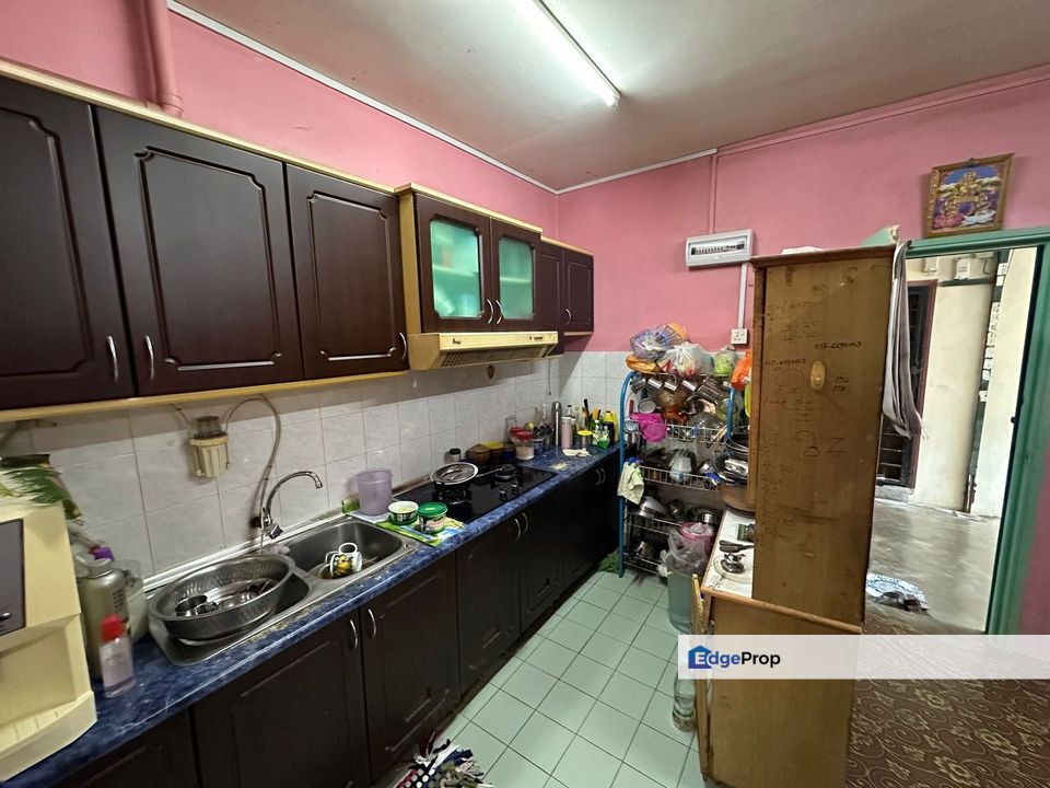 Seri Kembangan Taman Equine Pangsapuri Putra Permai for sale, Selangor, Seri Kembangan