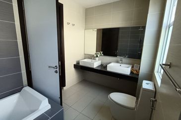 Villa Heights @ Equine Park