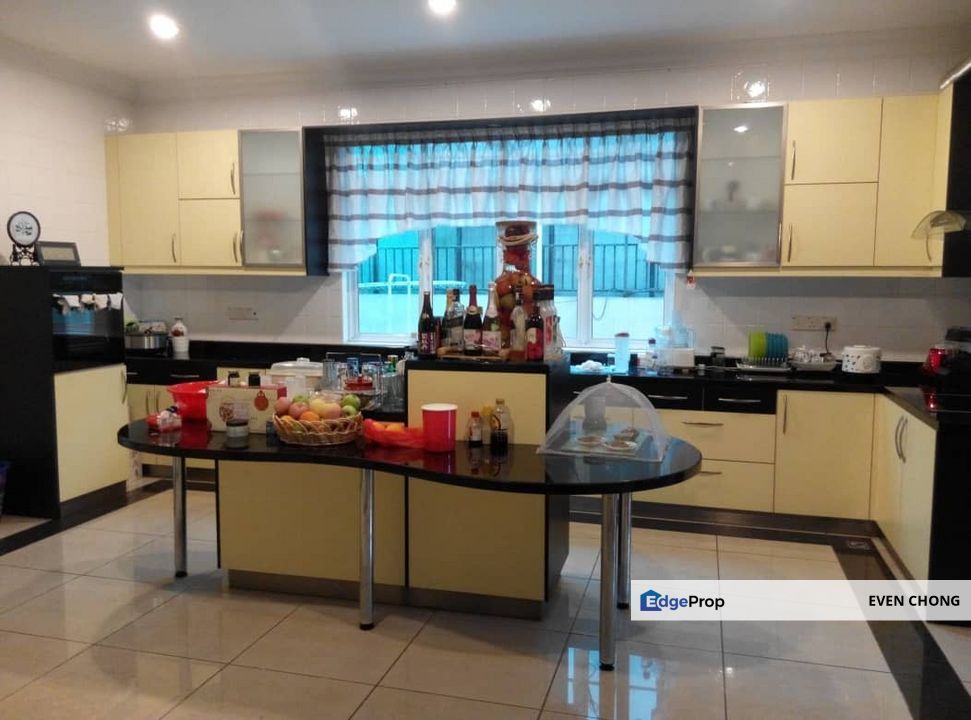 kota damansara Section 10 Polo club bungalow house, Selangor, Kota Damansara