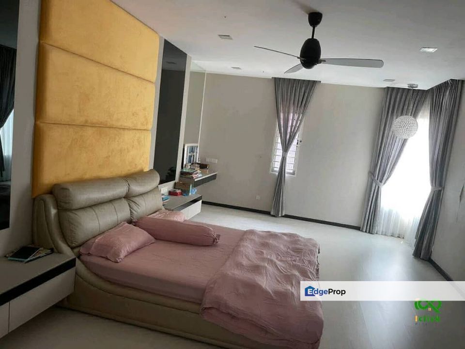 Kajang Taman Saujana Suria 3 Storey Semi D For Sale, Selangor, Kajang