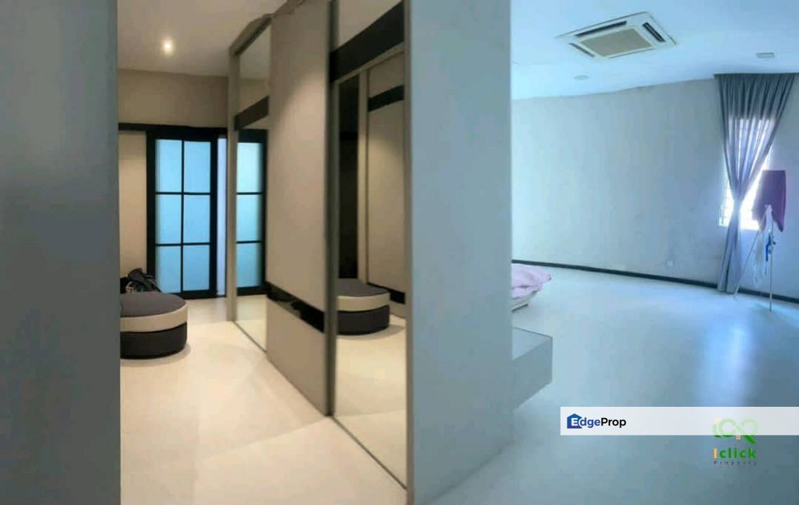 Kajang Taman Saujana Suria 3 Storey Semi D For Sale, Selangor, Kajang