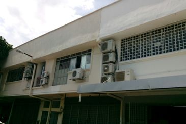 JALAN KEBUN BATU 4 1/2 JALAN KAMPUNG JAWA