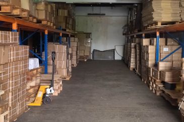 JALAN KEBUN BATU 4 1/2 JALAN KAMPUNG JAWA