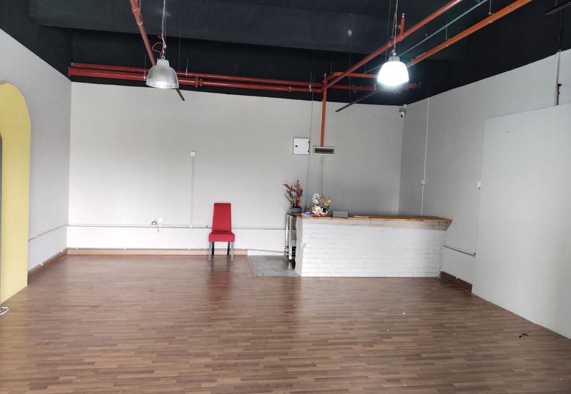 Radia Retail, Seksyen U8