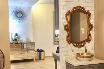 FULLY RENOVATED SURIA JELATEK RESIDENCE