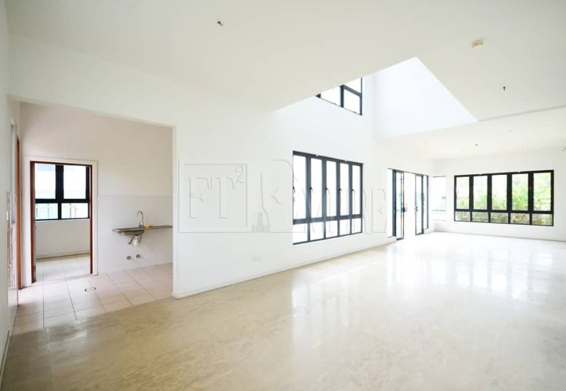 BUNGALOW WITH MODERN STYLE NEAR LAKE, CAHAYA SPK