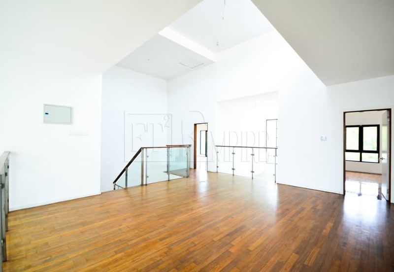 BUNGALOW WITH MODERN STYLE NEAR LAKE, CAHAYA SPK