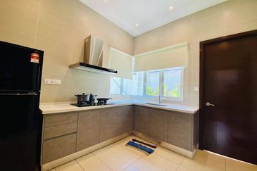 TROPIKA TAMAN MELAWATI BRAND NEW 3 STOREY SEMI-D 