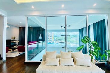 TROPIKA TAMAN MELAWATI BRAND NEW 3 STOREY SEMI-D 