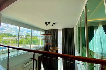 TROPIKA TAMAN MELAWATI BRAND NEW 3 STOREY SEMI-D 