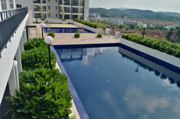 Puncak Hijauan (Hijauan Heights)